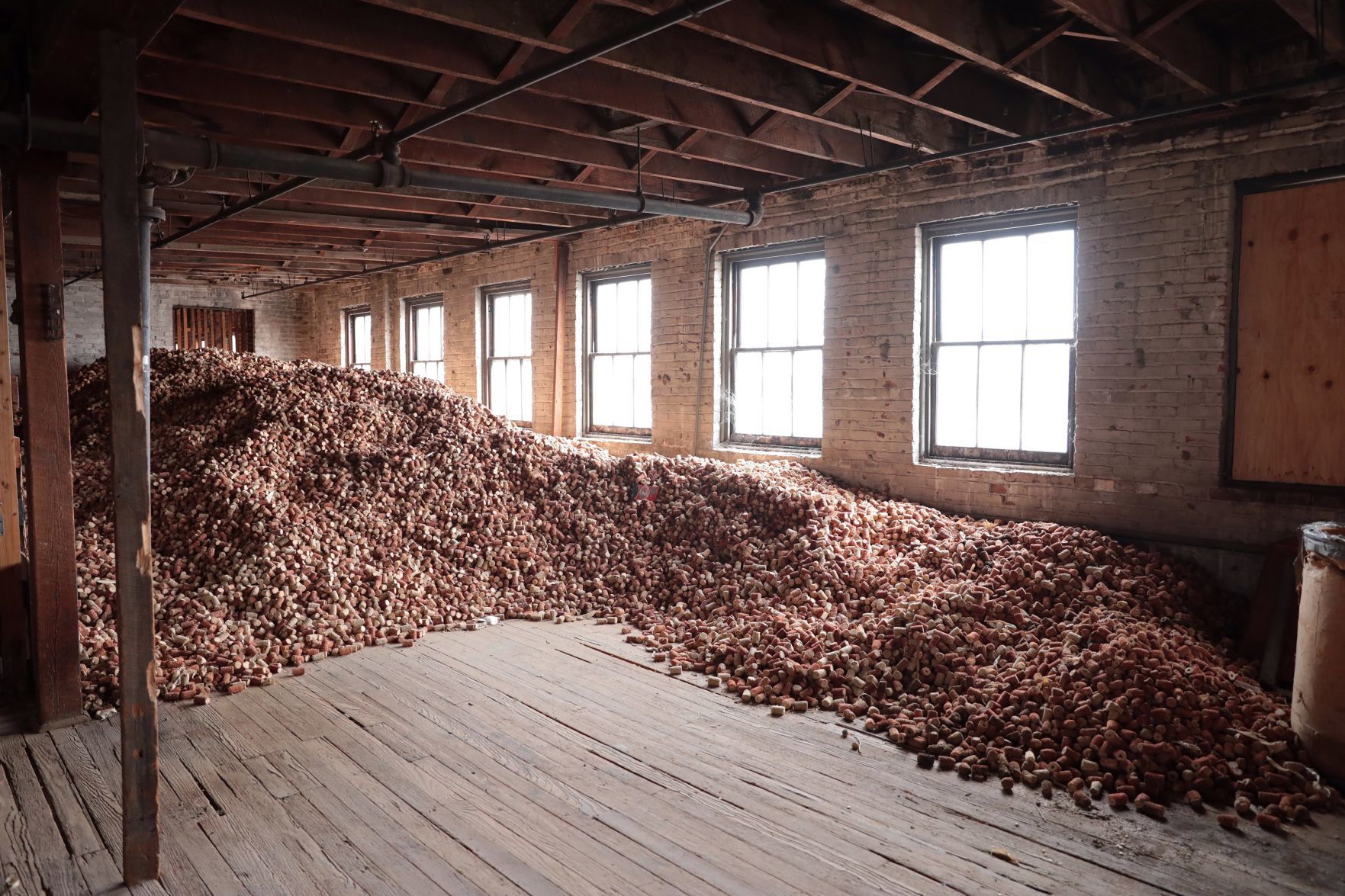 Inside the Missouri Meerschaum corncob pipe factory